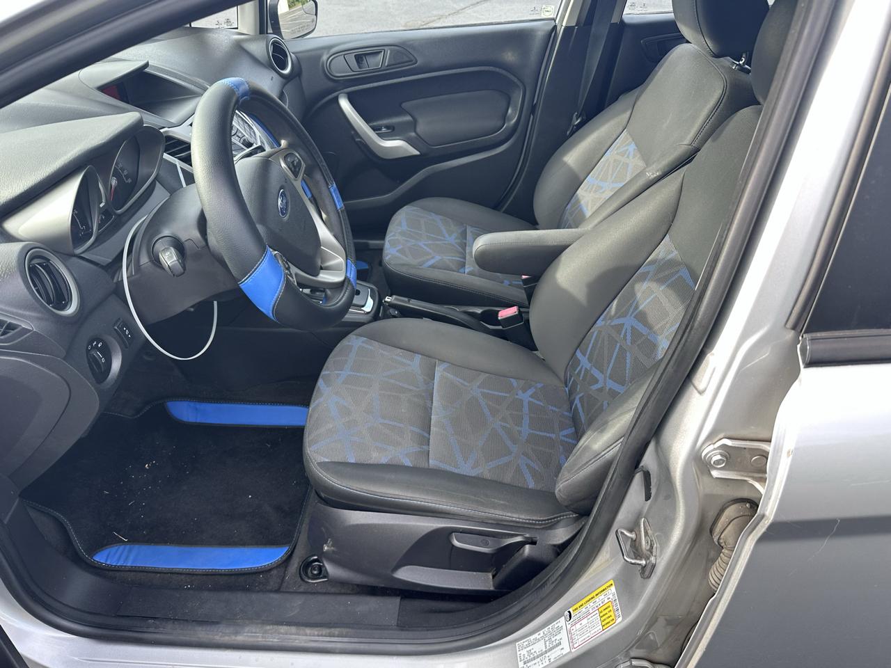 Ford Fiesta SE Sedan 2013