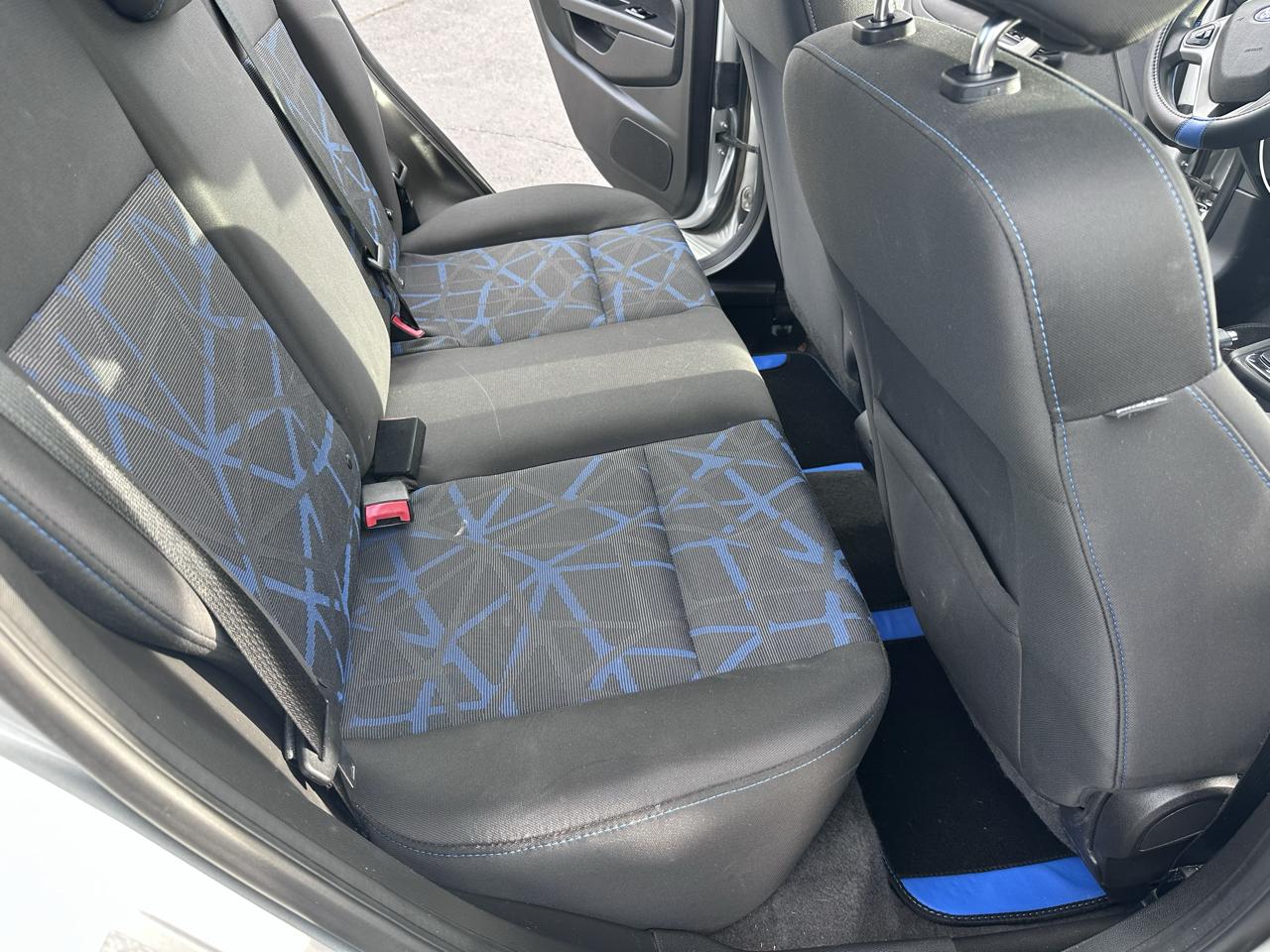 Ford Fiesta SE Sedan 2013