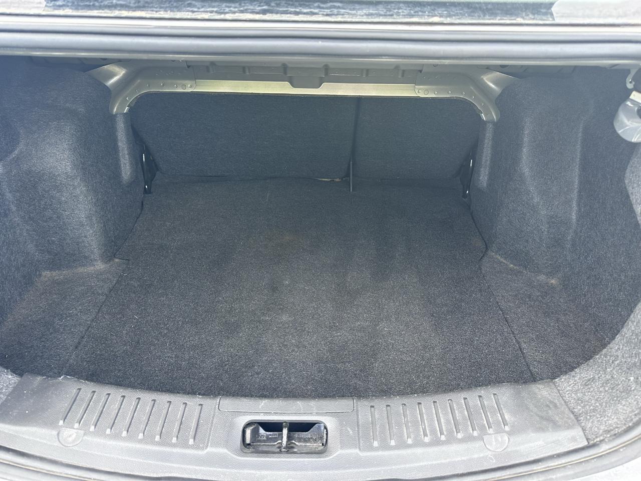 Ford Fiesta SE Sedan 2013