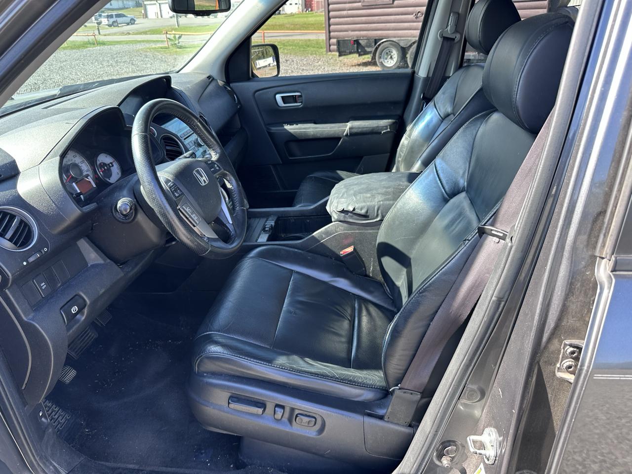 Honda Pilot EX-L 4WD 5-Spd AT with Navigation 2011