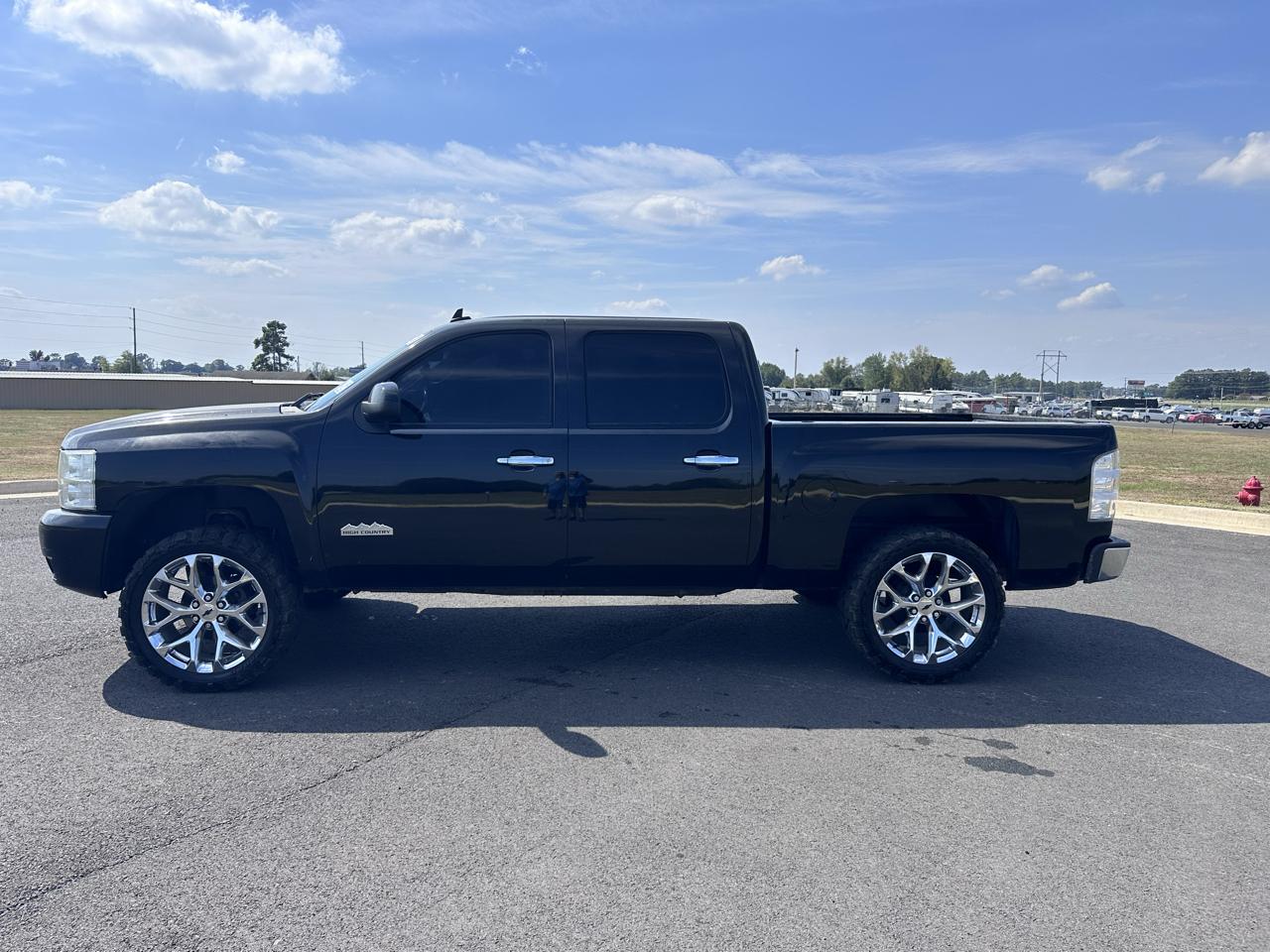 2011 Chevrolet Silverado 1500 4WD Crew Cab 153.0" High Country