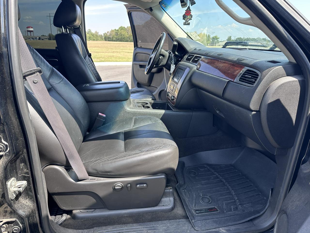 Chevrolet Silverado 1500 4WD Crew Cab 153.0" High Country 2011