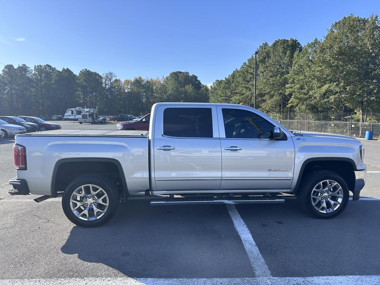 GMC Sierra 1500 4WD Crew Cab 153.0" SLT 2017