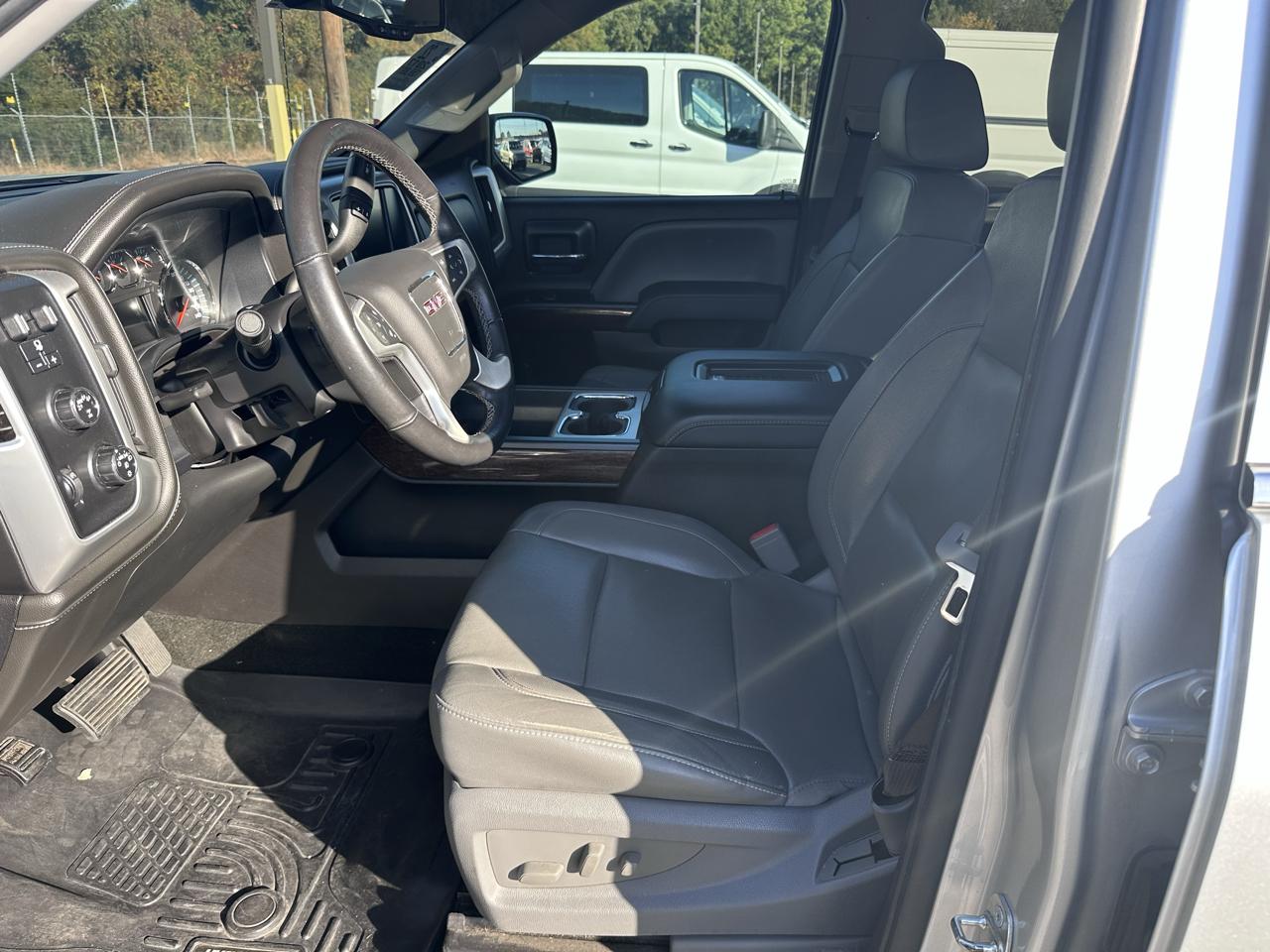 GMC Sierra 1500 4WD Crew Cab 153.0" SLT 2017