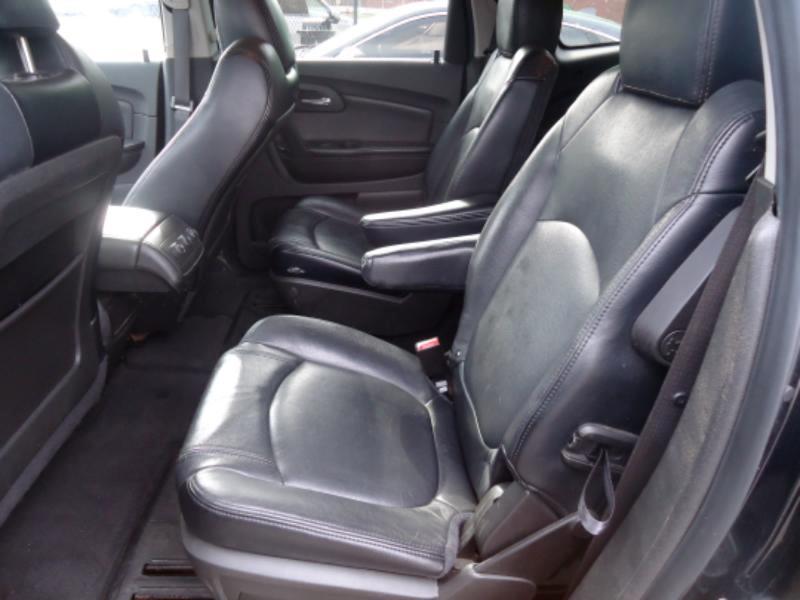 Chevrolet Traverse LT AWD 2011