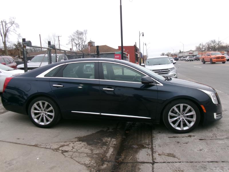 Cadillac XTS Luxury 2013