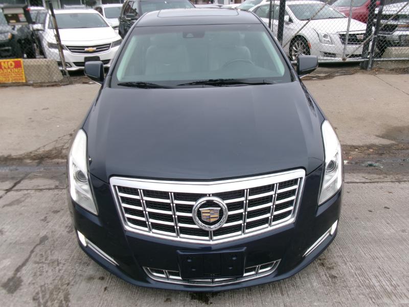 Cadillac XTS Luxury 2013