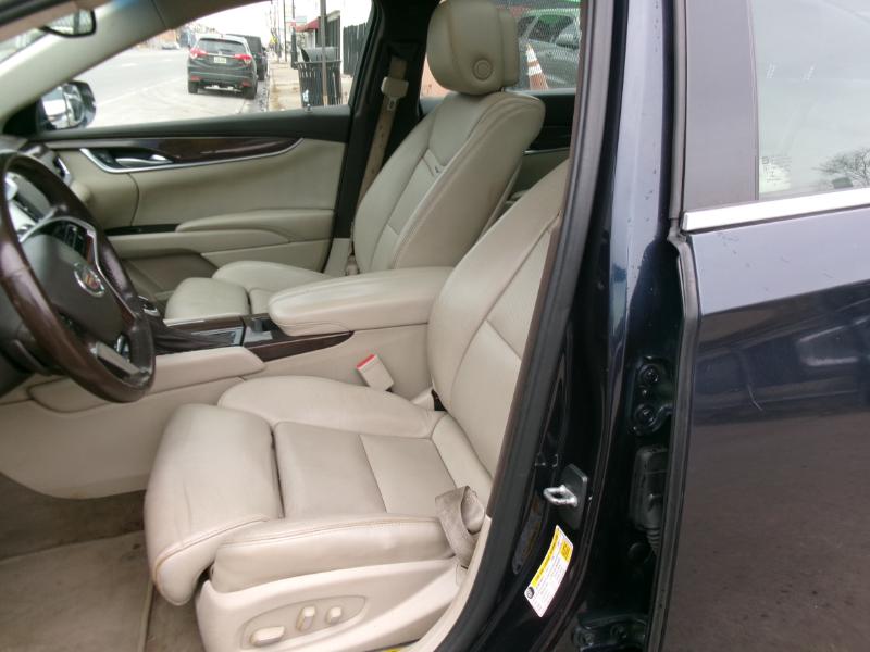 Cadillac XTS Luxury 2013