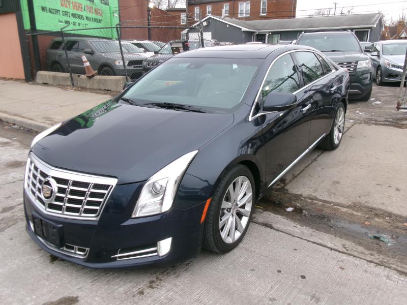 Cadillac XTS Luxury 2013