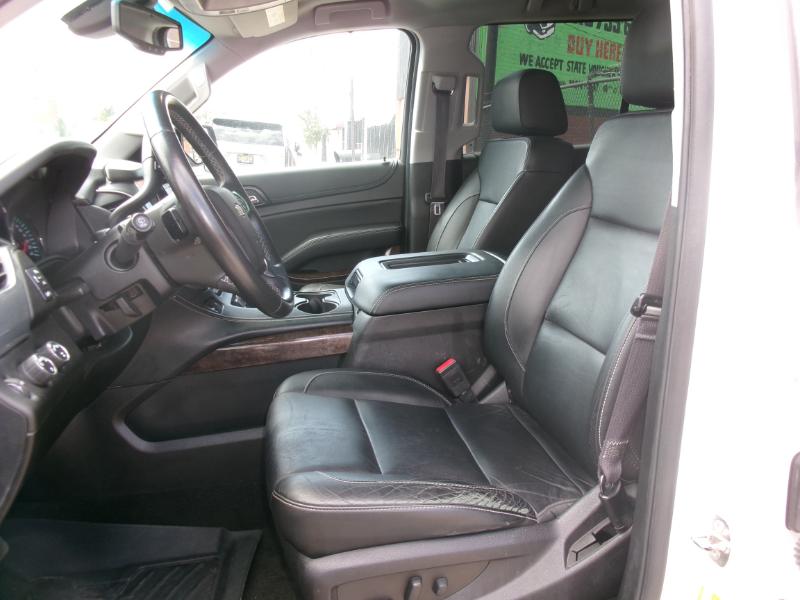 Chevrolet Suburban LT 1500 4WD 2015