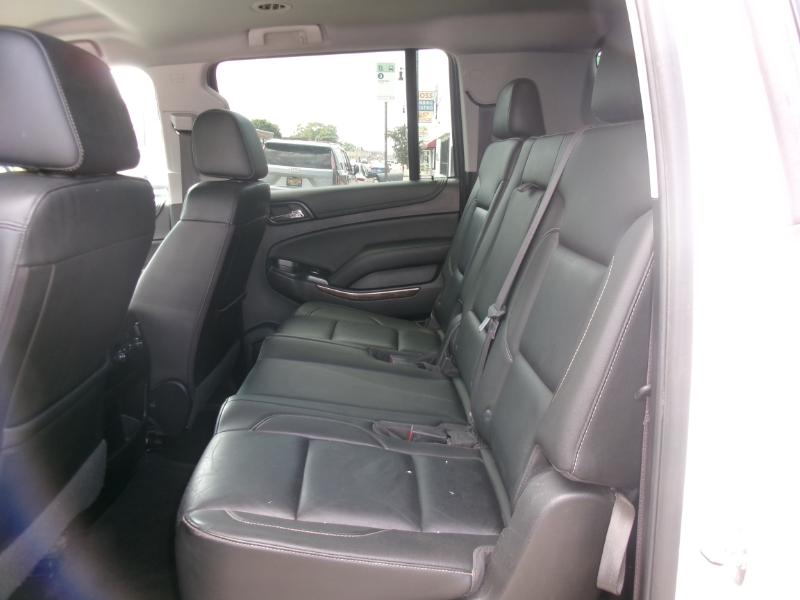 Chevrolet Suburban LT 1500 4WD 2015