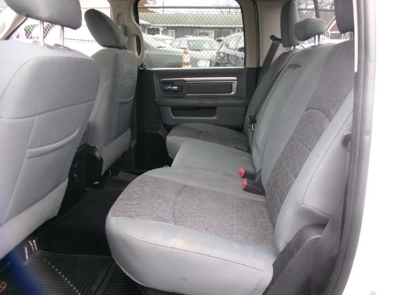 RAM 1500 SLT Crew Cab SWB 4WD 2017