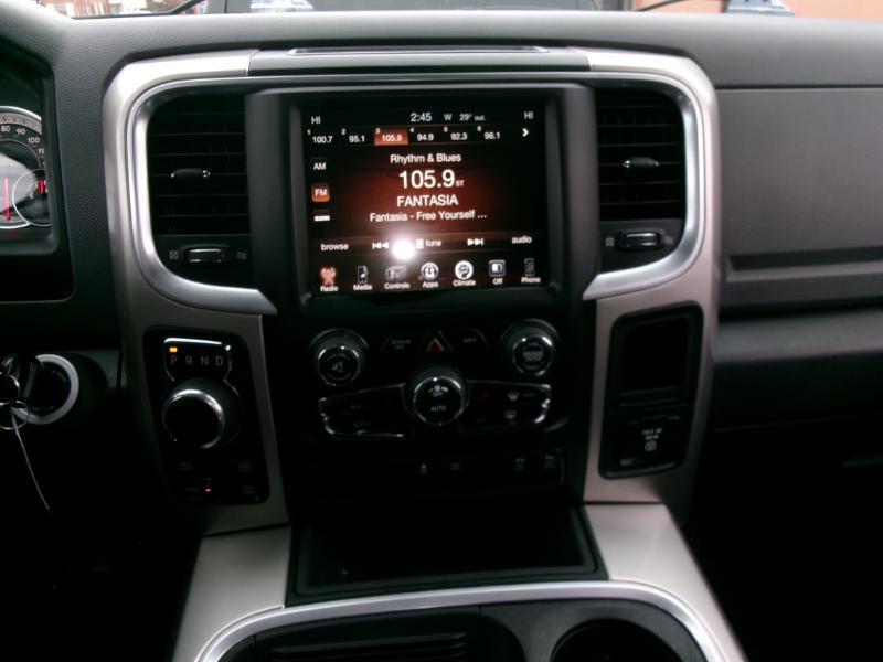 RAM 1500 SLT Crew Cab SWB 4WD 2017