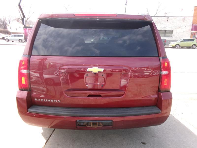 Chevrolet Suburban LT 4WD 2017