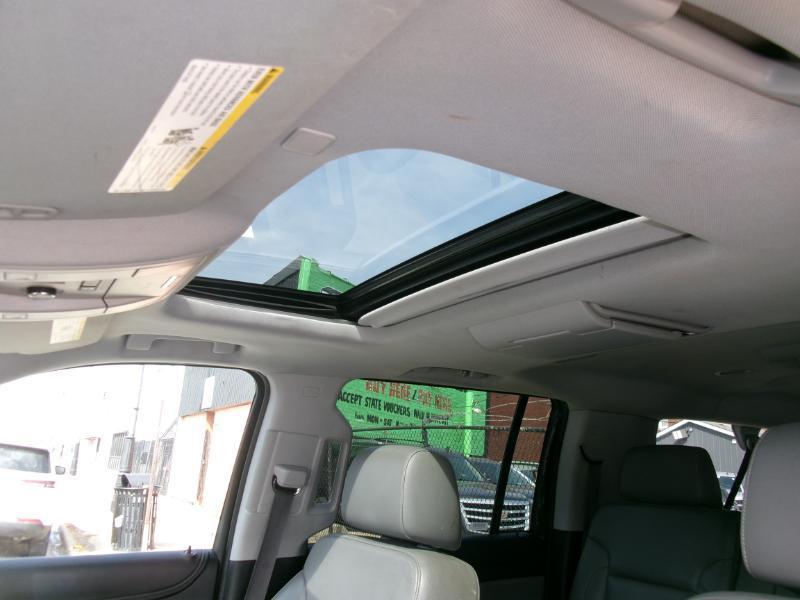 Chevrolet Suburban LT 4WD 2017