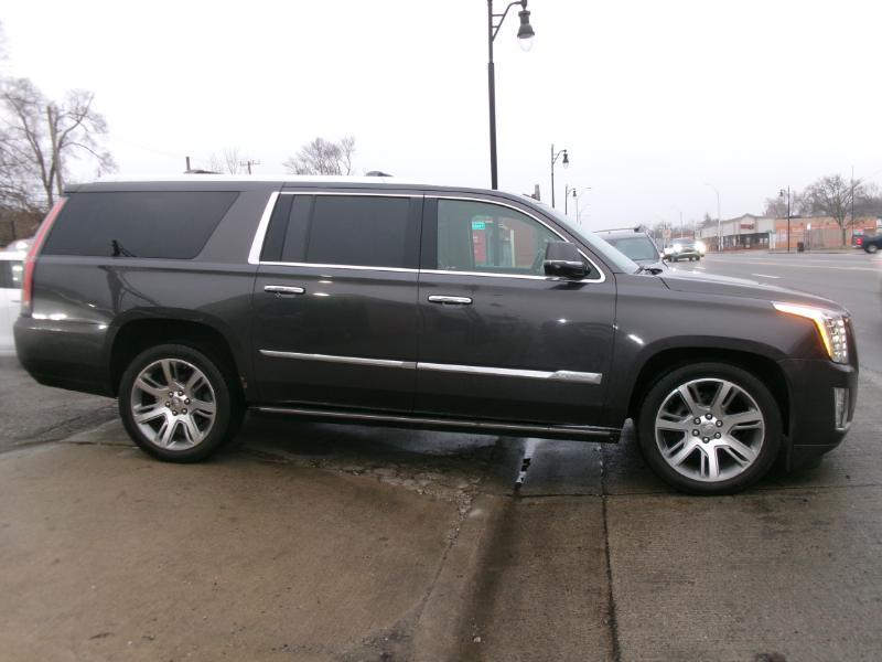 Cadillac Escalade ESV Premium 4WD 2016