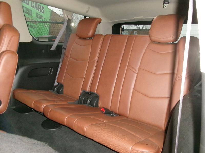 Cadillac Escalade ESV Premium 4WD 2016