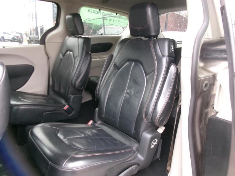 Chrysler Pacifica Touring-L 2017