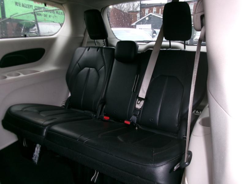 Chrysler Pacifica Touring-L 2017