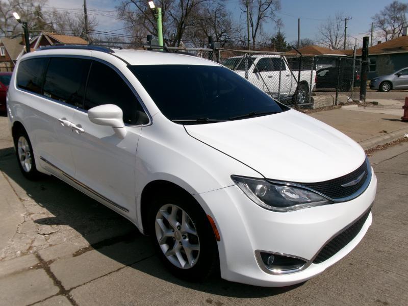 Chrysler Pacifica Touring-L Plus 2017
