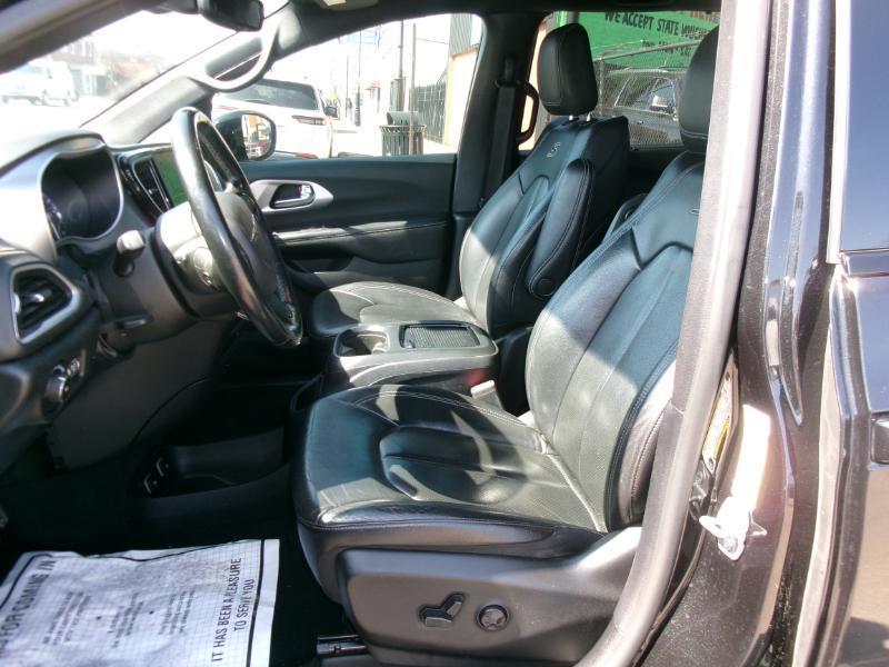 Chrysler Pacifica Touring-L 2021