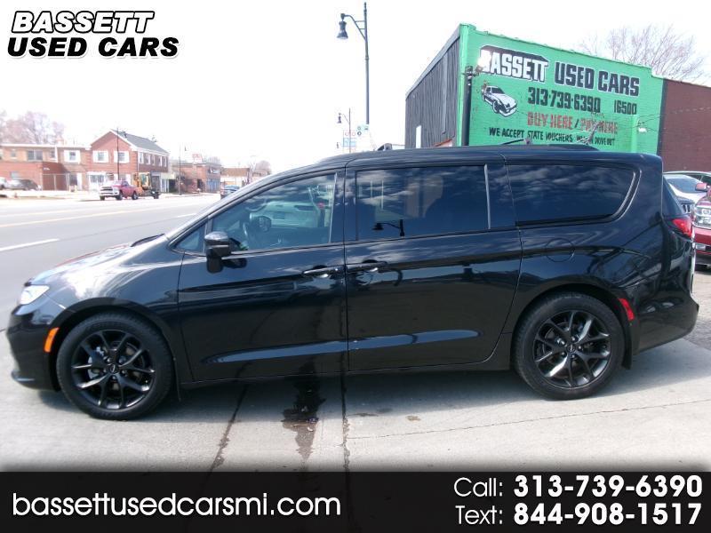 2021 Chrysler Pacifica Touring-L