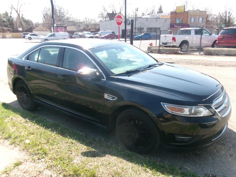 Ford Taurus Limited FWD 2011