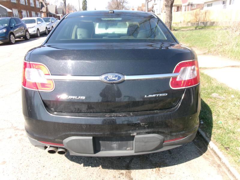 Ford Taurus Limited FWD 2011