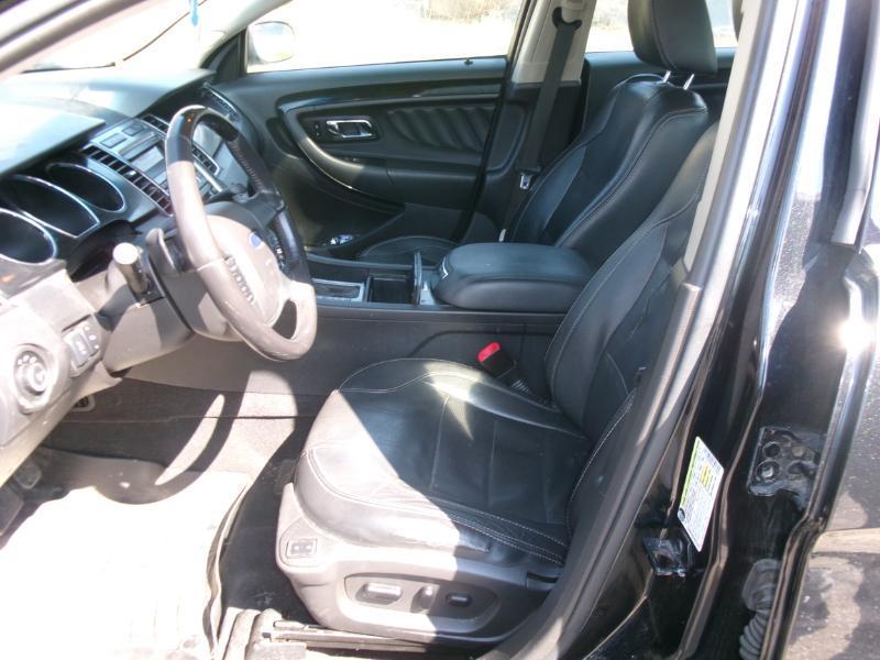 Ford Taurus Limited FWD 2011