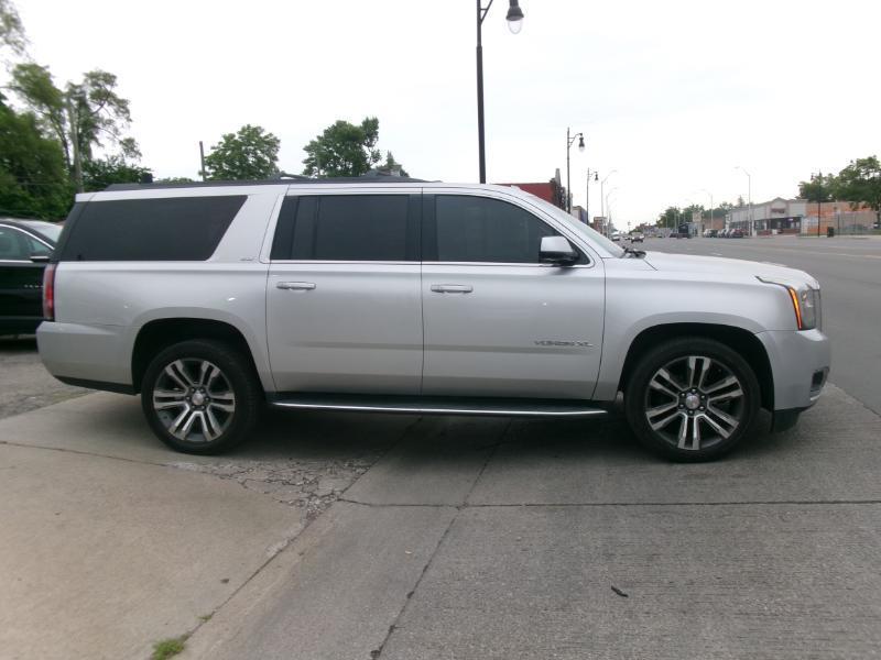 GMC Yukon XL SLT 4WD 2017