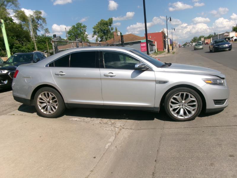 Ford Taurus Limited FWD 2019