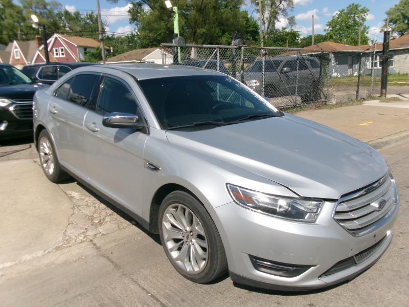 Ford Taurus Limited FWD 2019