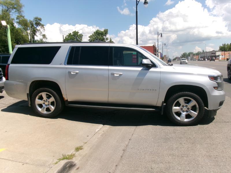 Chevrolet Suburban LT 4WD 2016