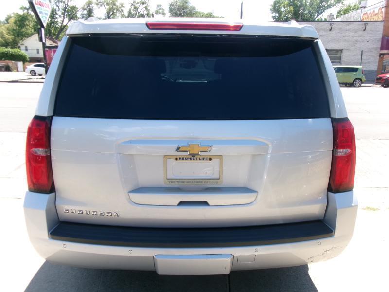 Chevrolet Suburban LT 4WD 2016