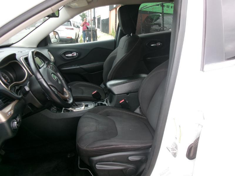 Jeep Cherokee Latitude FWD 2015