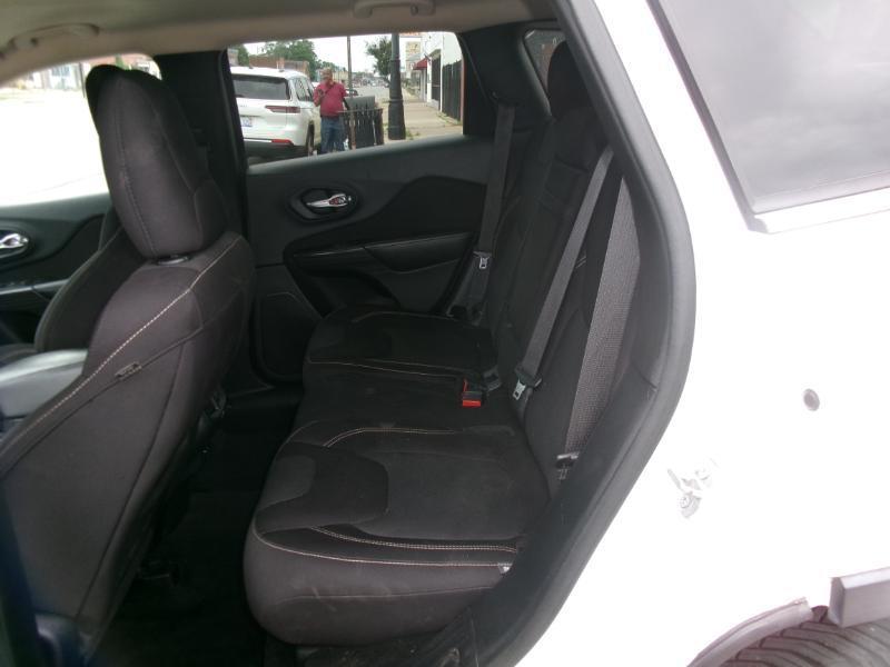 Jeep Cherokee Latitude FWD 2015
