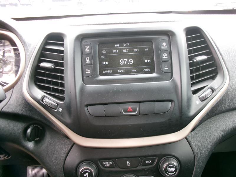 Jeep Cherokee Latitude FWD 2015
