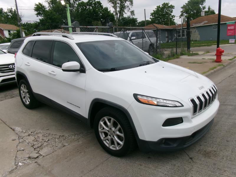Jeep Cherokee Latitude FWD 2015