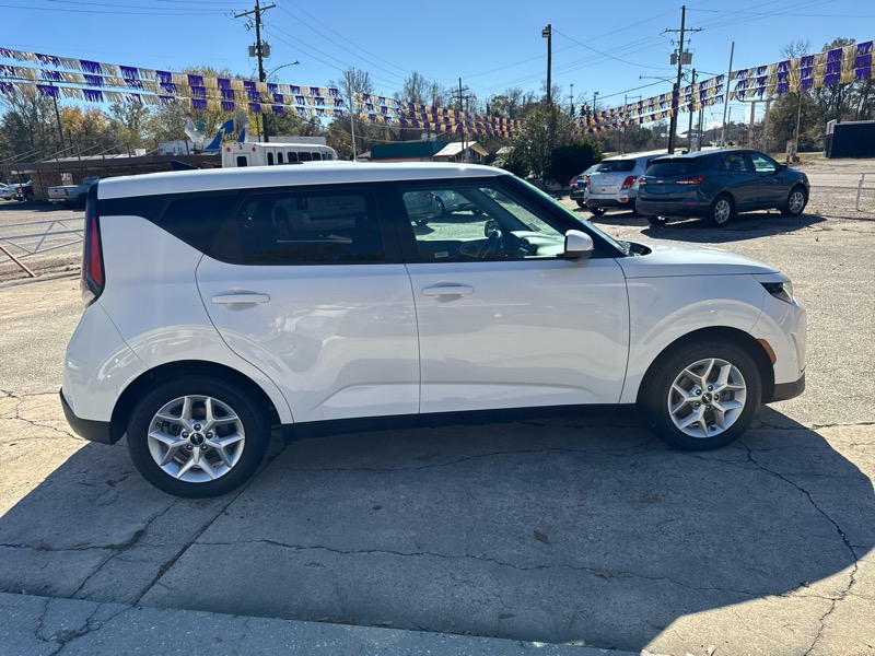 Kia Soul LX CVT 2023