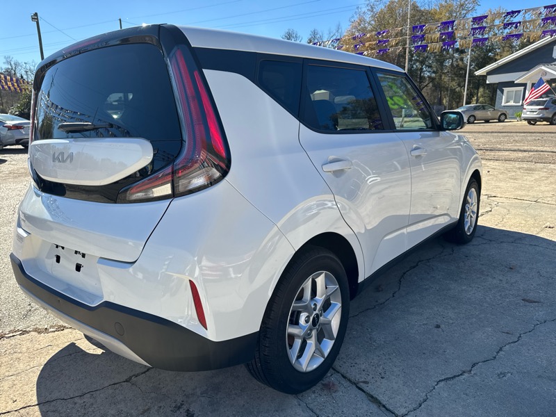 Kia Soul LX CVT 2023