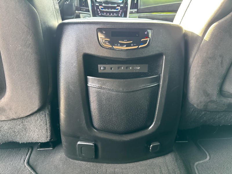 Cadillac Escalade Platinum 2WD 2017