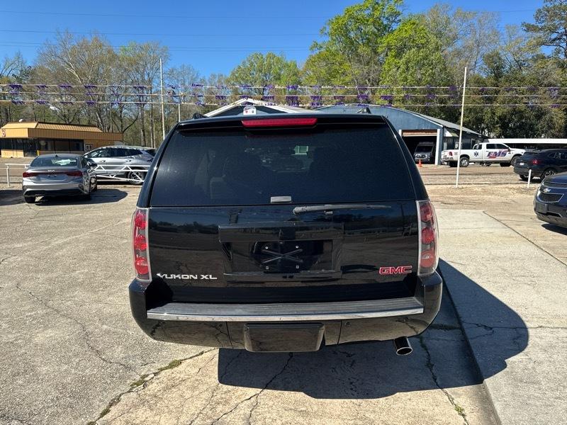 GMC Yukon Denali XL 2013