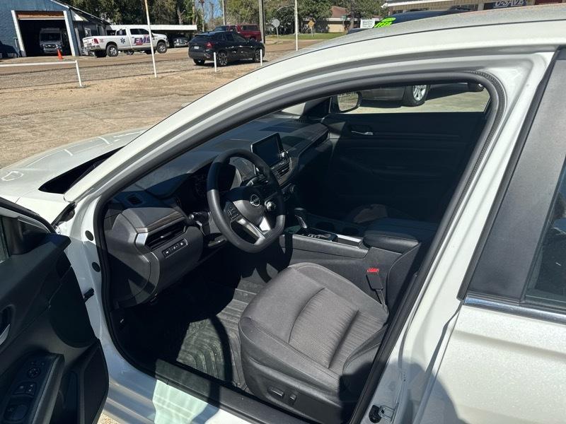 Nissan Altima 2.5 SV 2025