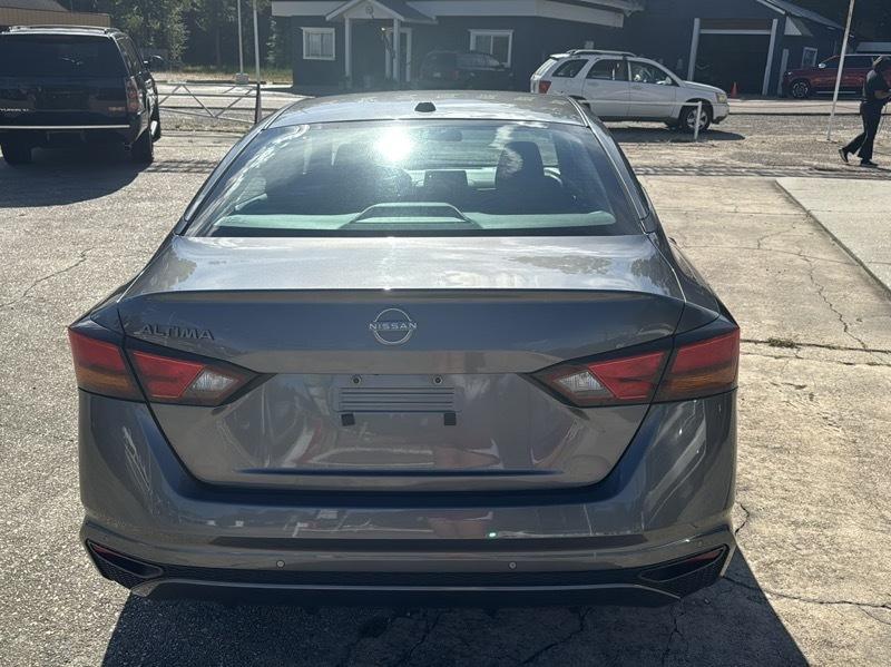 Nissan Altima 2.5 SV 2025