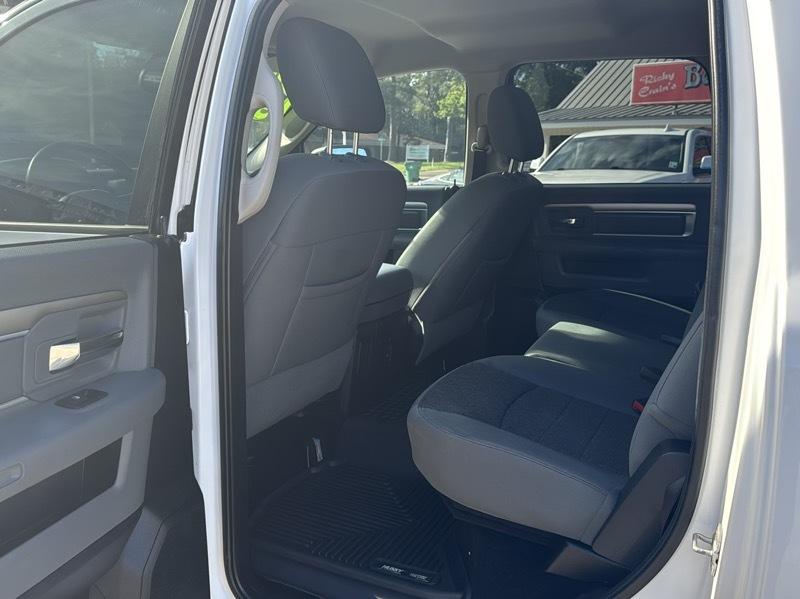 RAM 1500 4WD Crew Cab 140.5" Big Horn 2014