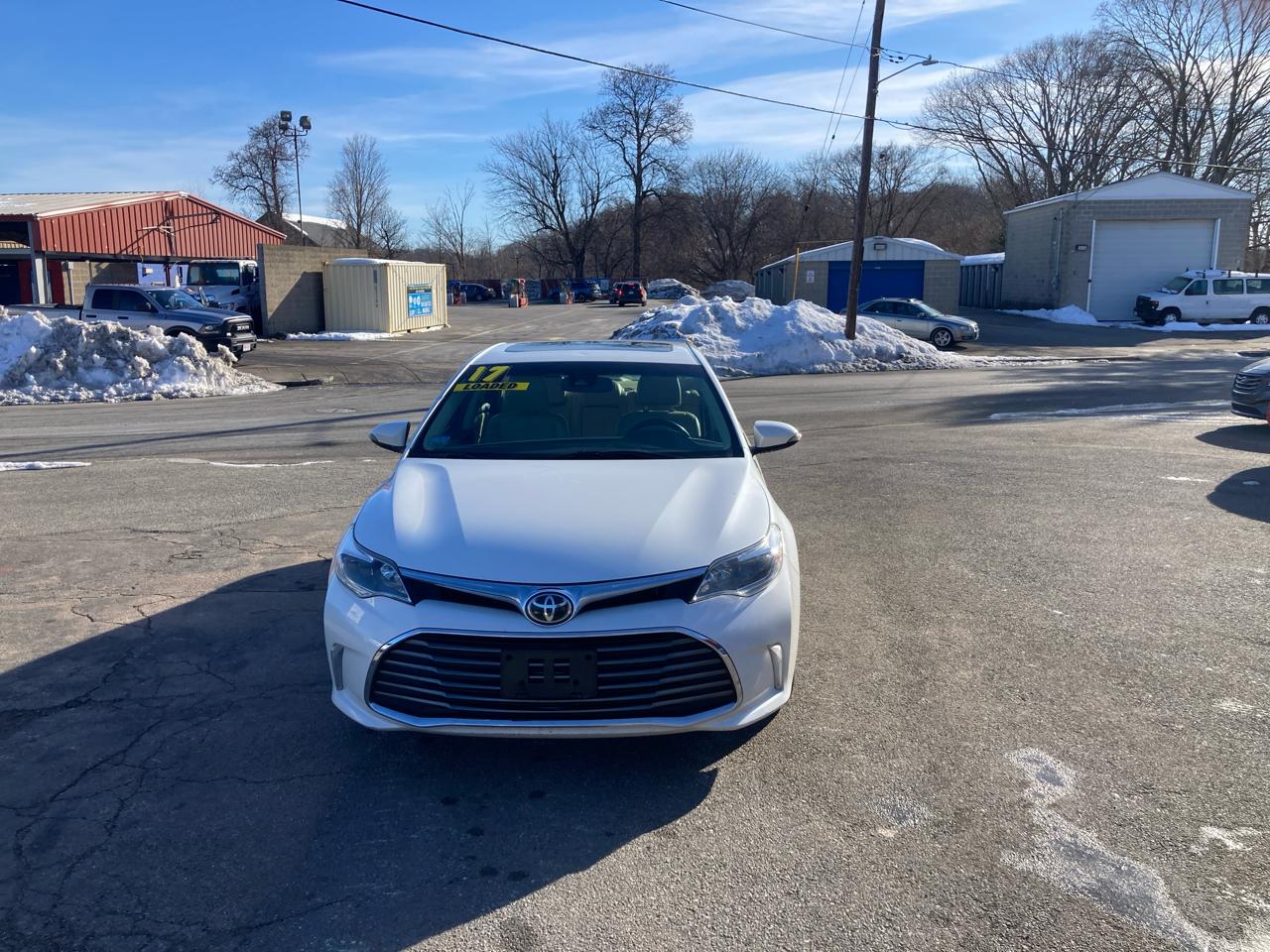 Toyota Avalon XLE Plus 2017