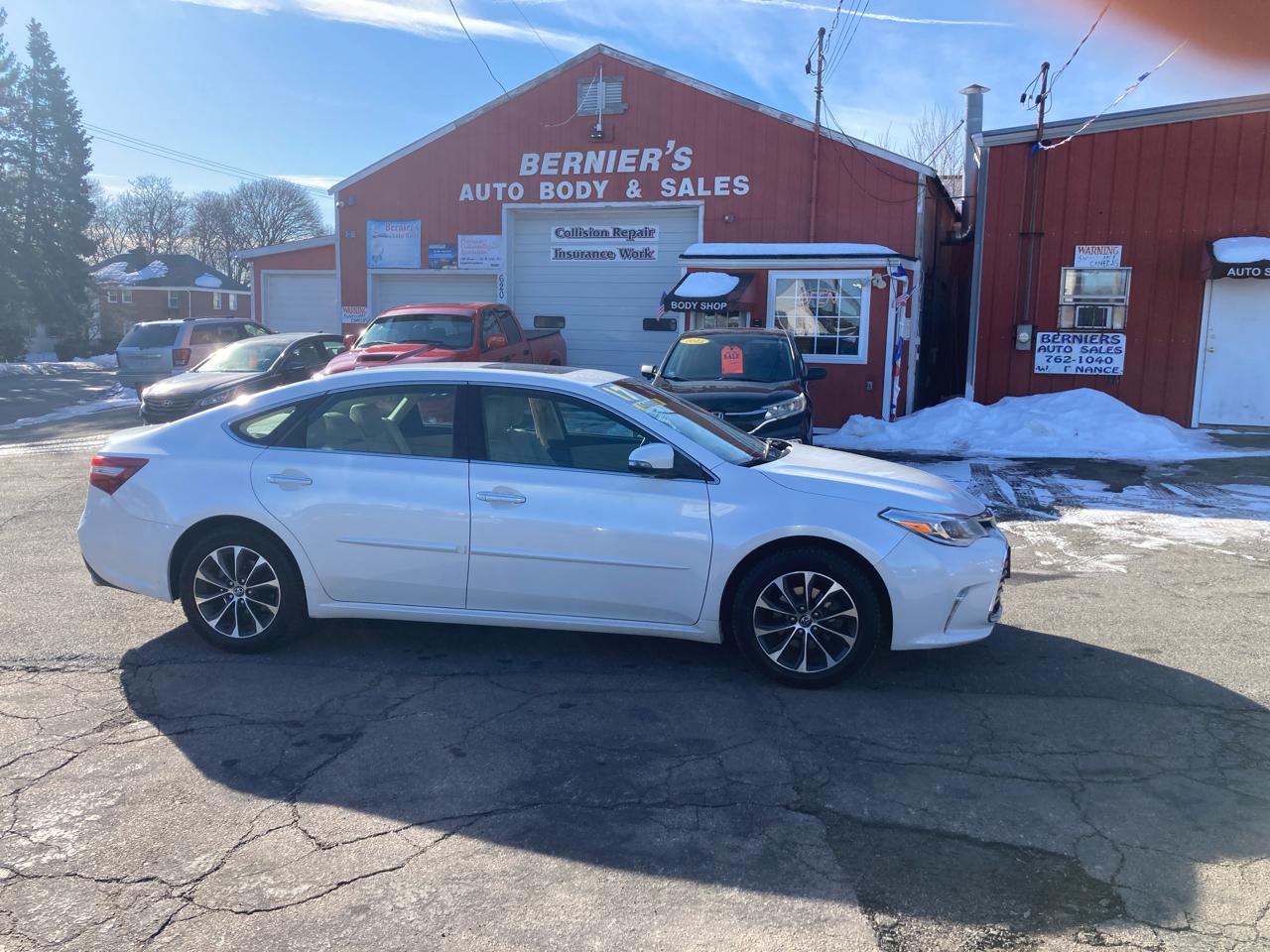 Toyota Avalon XLE Plus 2017