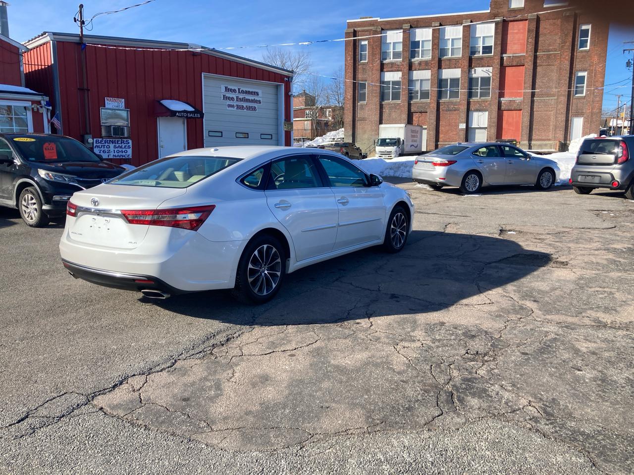 Toyota Avalon XLE Plus 2017