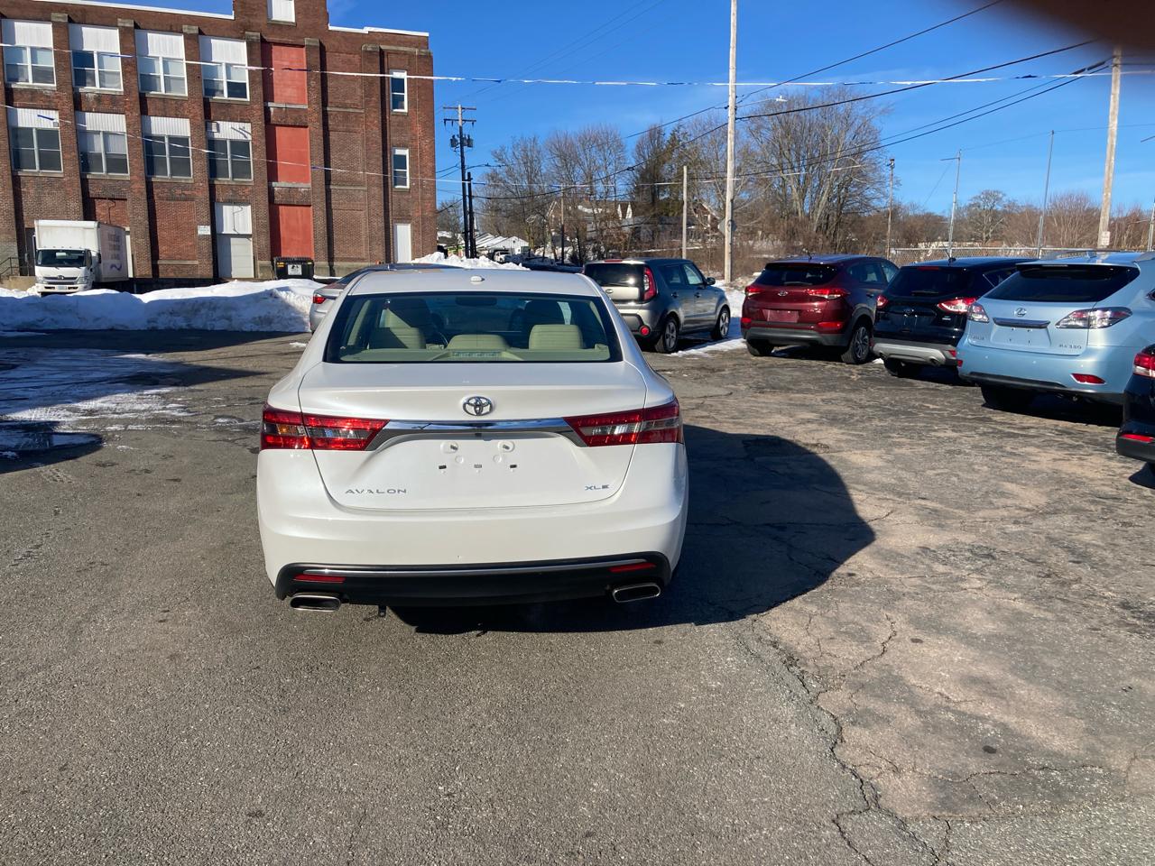 Toyota Avalon XLE Plus 2017