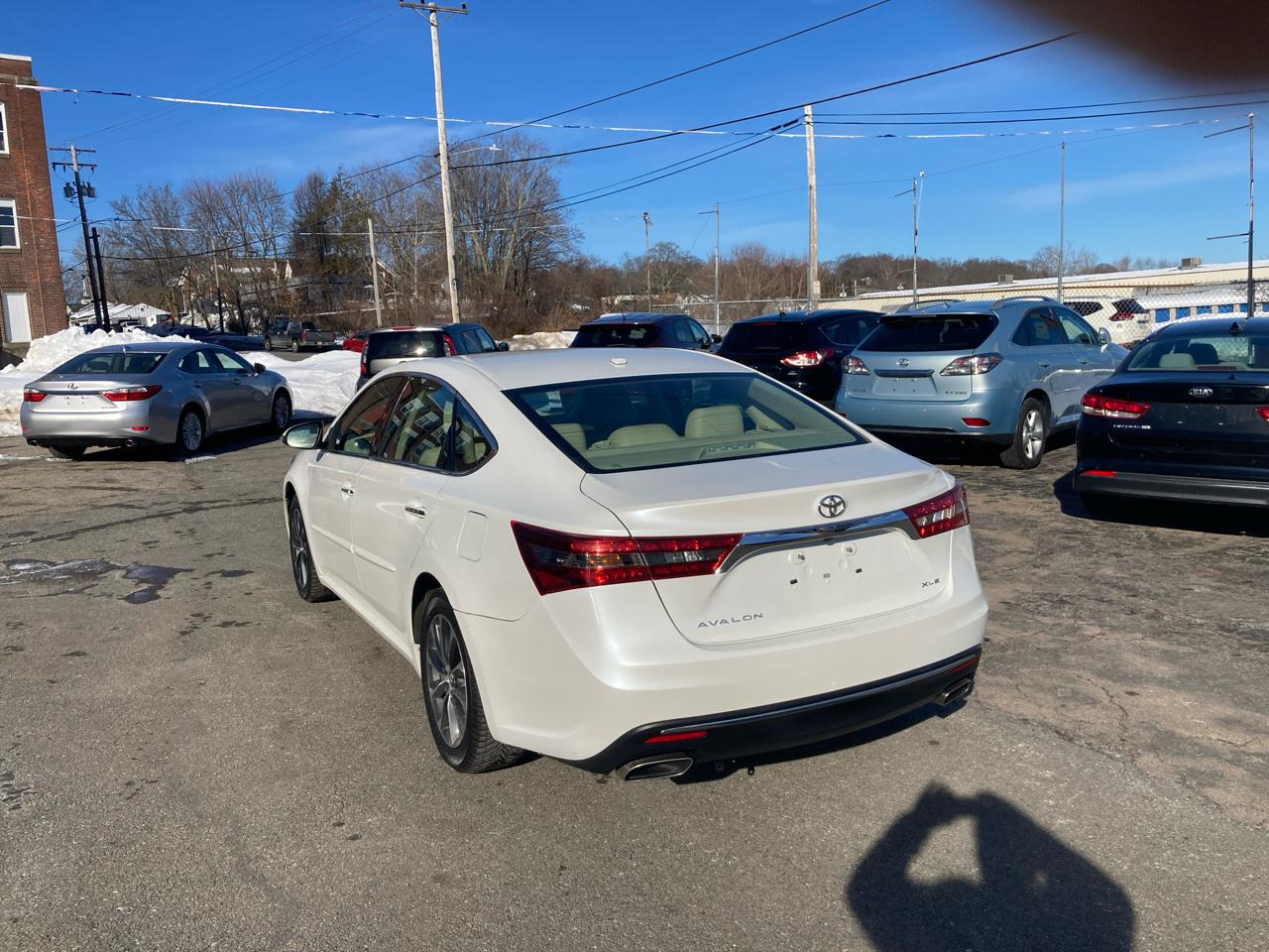 Toyota Avalon XLE Plus 2017